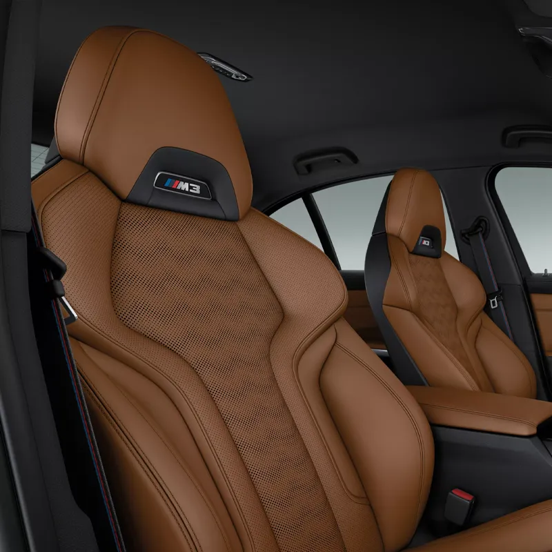 Asientos deportivos de cuero presente en coche de importación de Alemania