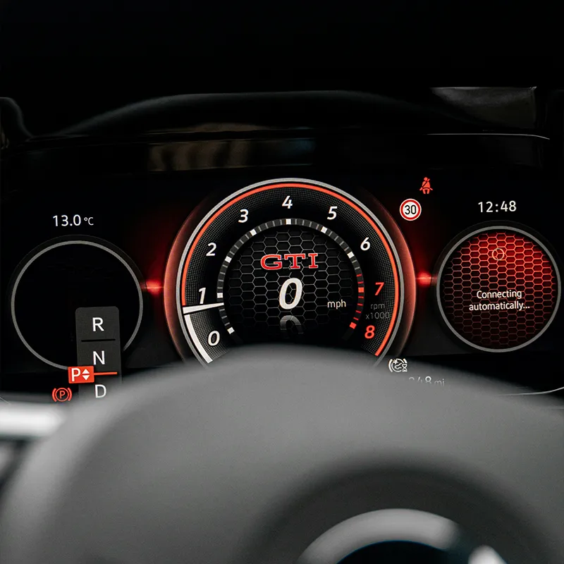 Cuadro de mandos deportivo de Golf GTI de importación con iluminación roja.
